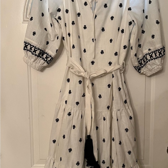 Koko + Mason beautiful dress with embroidery accents - Picture 5 of 8